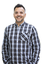 Photograph of Inam Haq.